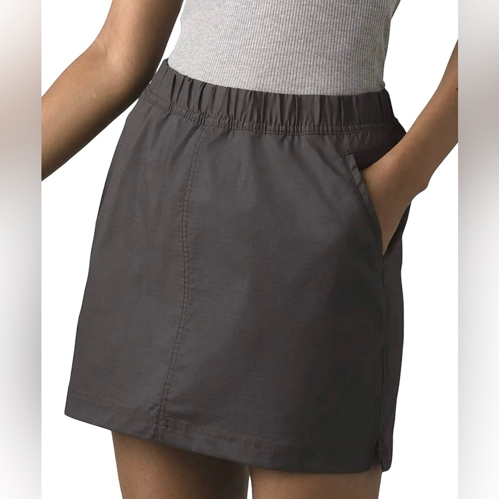 prAna Double Peak Skort Charcoal Gray Skirt With Built In Shorts Size 2
